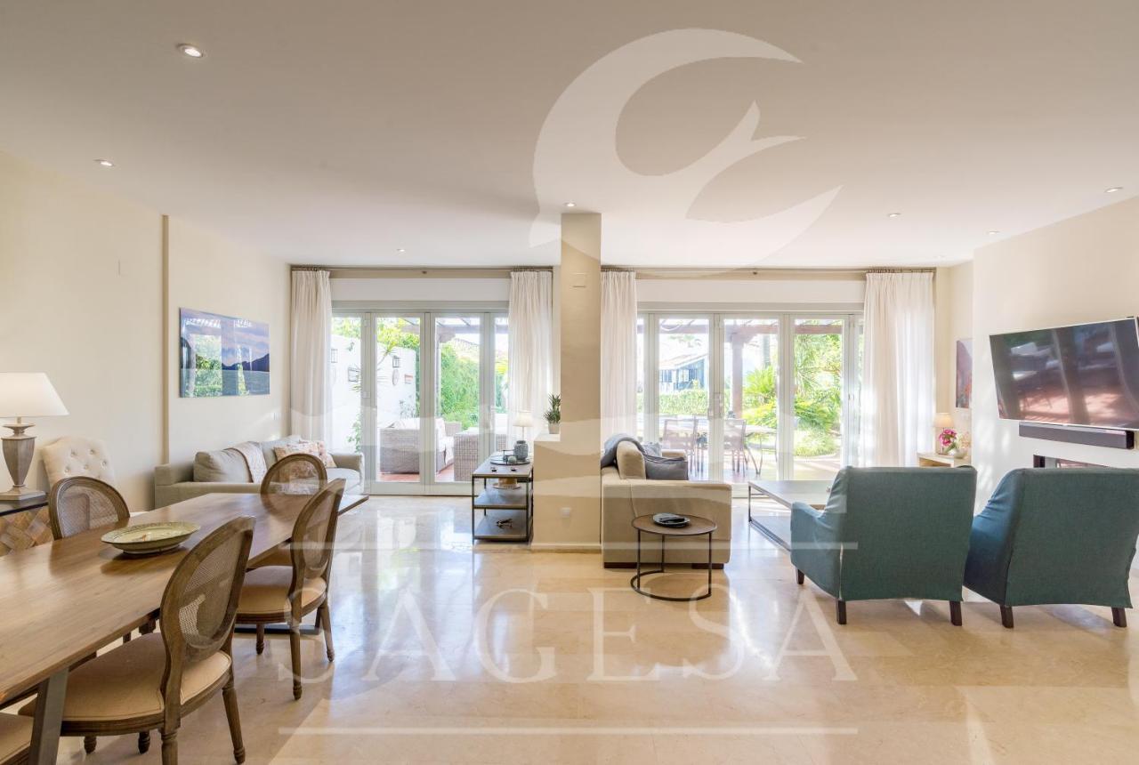 1015 - Jardines Golondrinas - Three Bedrooms Apartment Lake View Appartement Marbellac