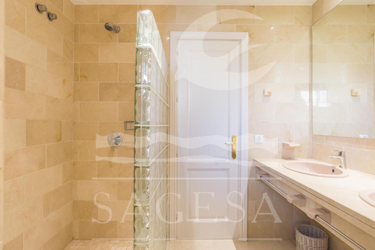 1015 - Jardines Golondrinas - Three Bedrooms Apartment Lake View * Marbellac
