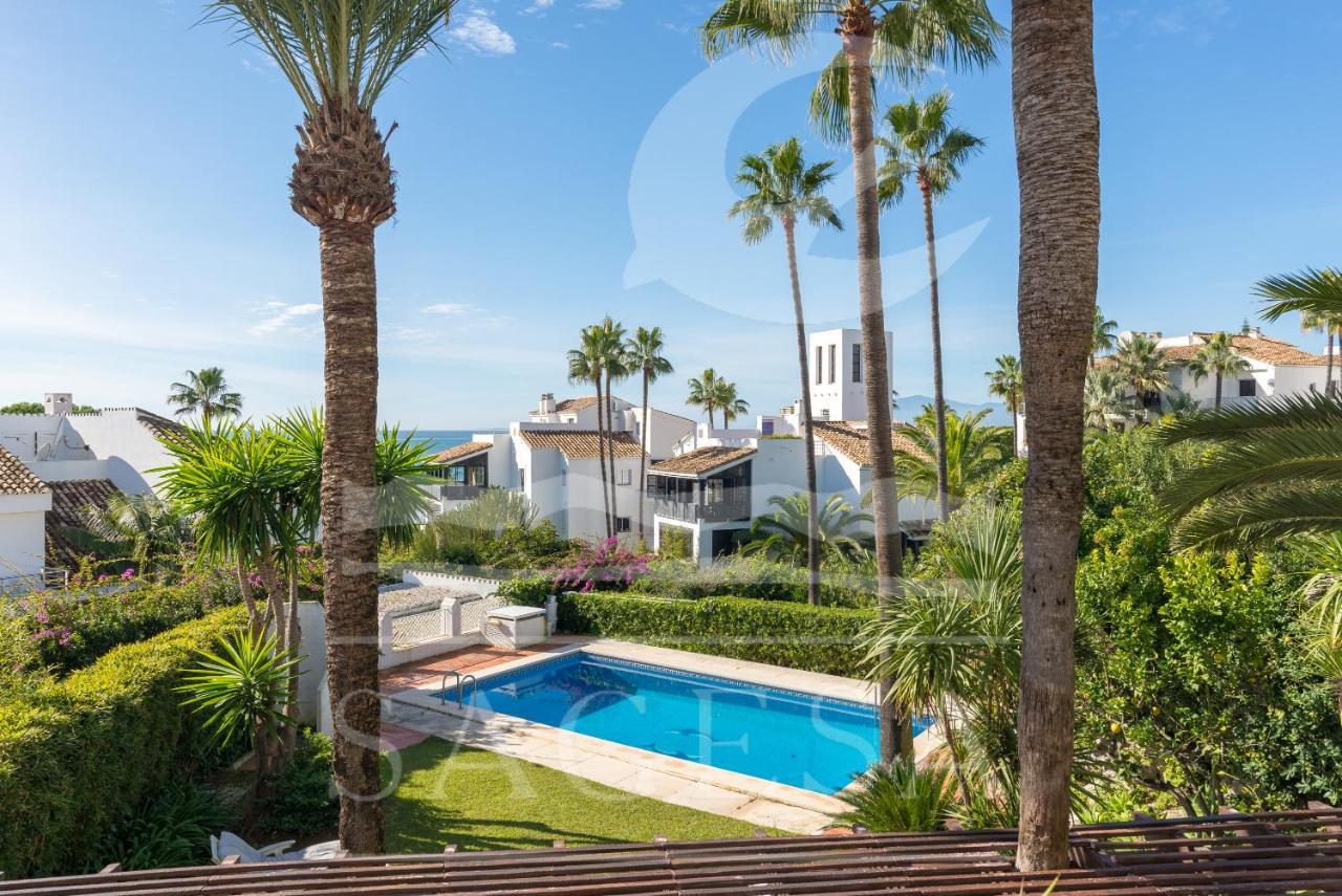 1015 - Jardines Golondrinas - Three Bedrooms Apartment Lake View Appartement Marbellac