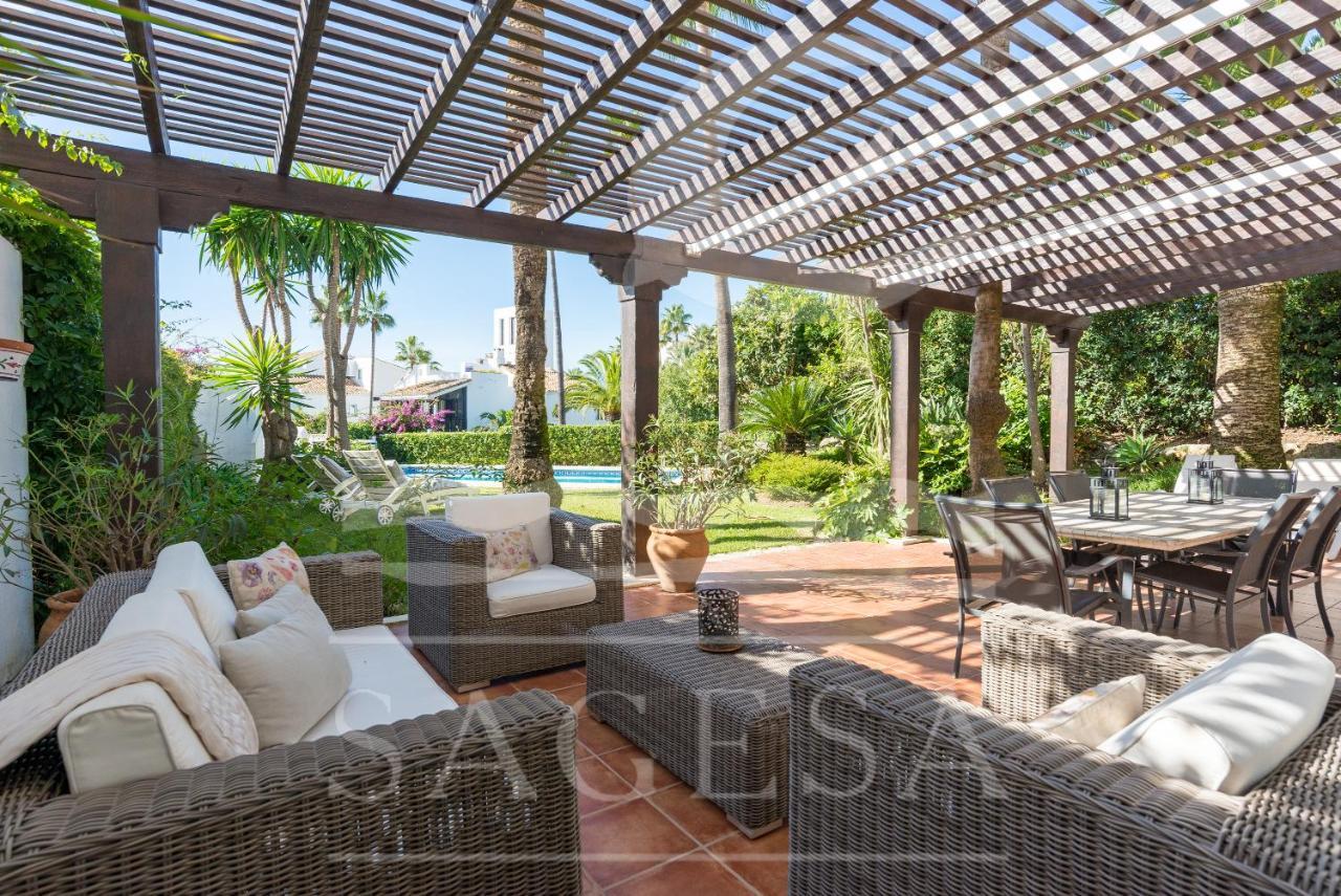 1015 - Jardines Golondrinas - Three Bedrooms Apartment Lake View Appartement Marbellac