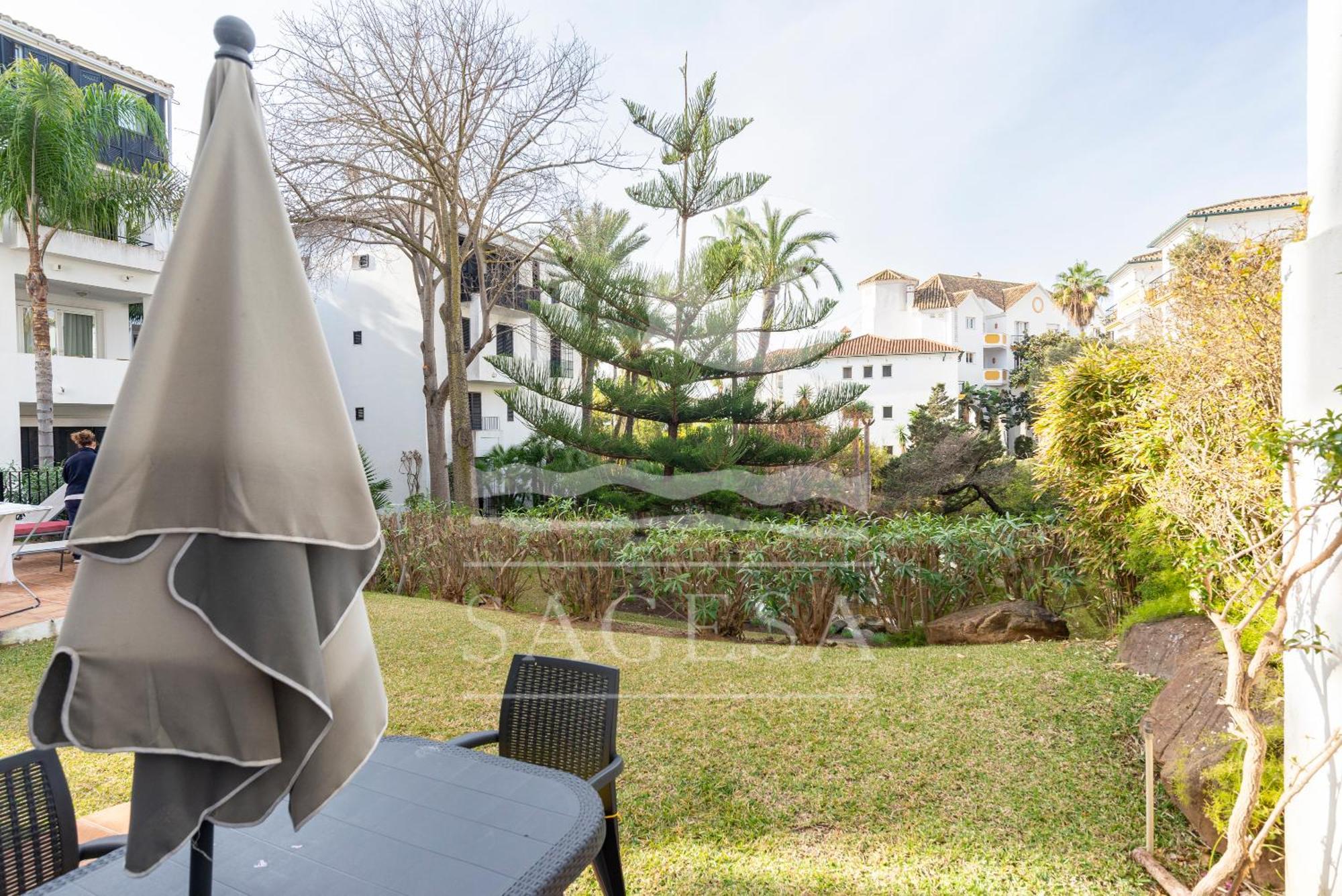 1015 - Jardines Golondrinas - Three Bedrooms Apartment Lake View * Marbellac