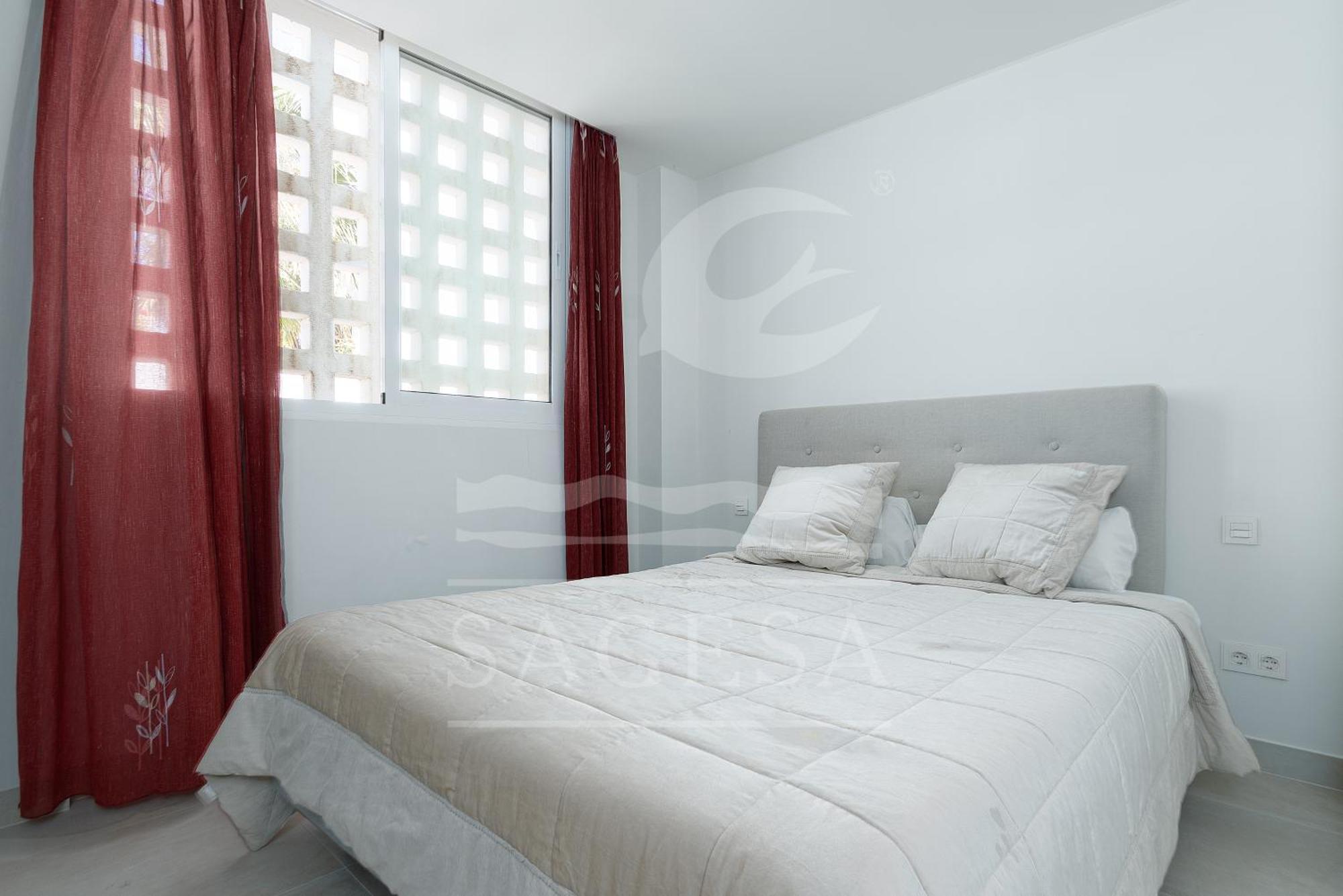 Aparthotel Jardines De Las Golondrinas 4*