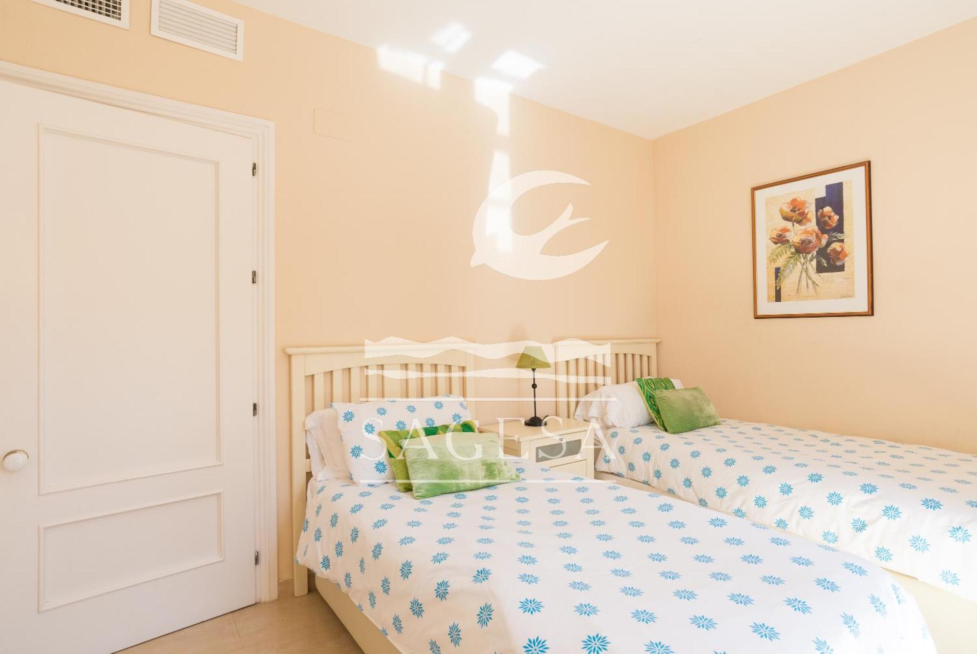 1015 - Jardines Golondrinas - Three Bedrooms Apartment Lake View Appartement Marbellac