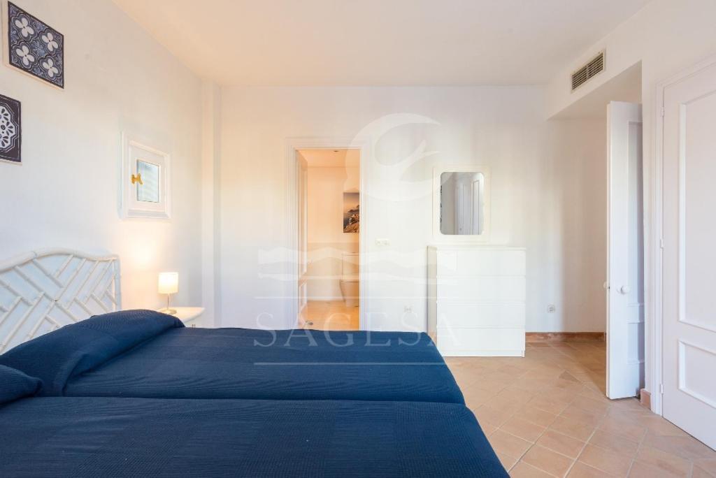 1015 - Jardines Golondrinas - Three Bedrooms Apartment Lake View Marbellac