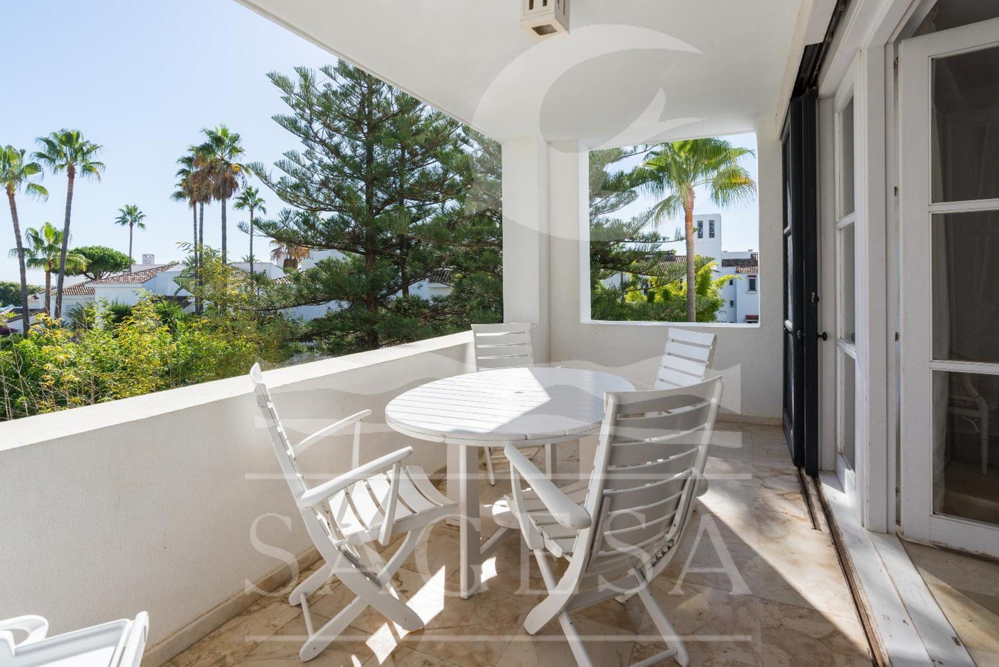 1015 - Jardines Golondrinas - Three Bedrooms Apartment Lake View Appartement Marbellac